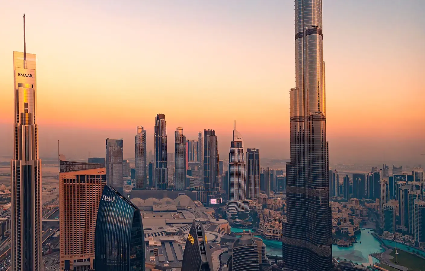 A picture of tall buildings in dubai